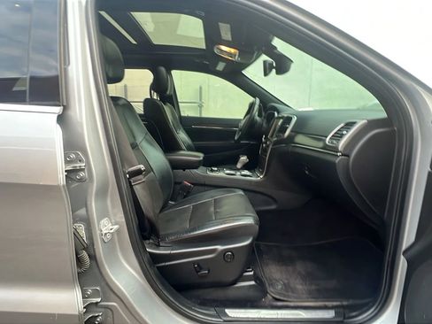 Used 2018 Jeep Grand Cherokee Limited w/ Luxury Group II image 33