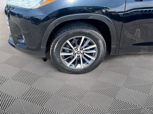 Used 2018 Toyota Highlander XLE FWD image 35