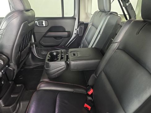 Used 2021 Jeep Wrangler Unlimited Rubicon AWD/4WD image 32