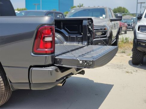 New 2026 RAM 1500 Express AWD/4WD image 7