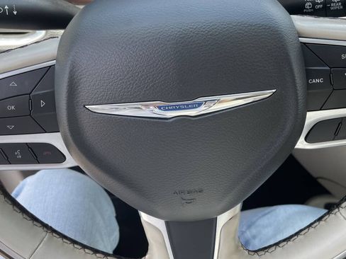 Used 2020 Chrysler Pacifica Limited FWD image 21