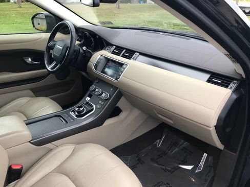 Used 2018 Land Rover Range Rover Evoque image 45
