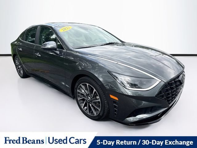 Used 2022 Hyundai Sonata Limited w/ Preferred Accessory Package FWD image 1
