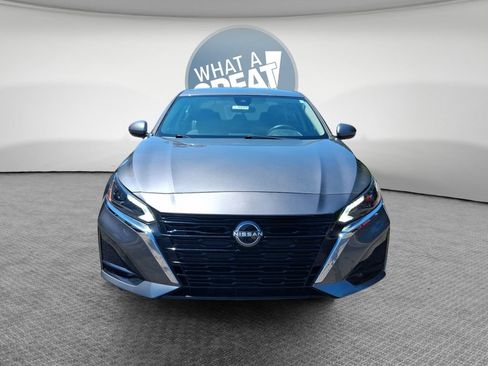 Used 2023 Nissan Altima 2.5 S FWD image 9