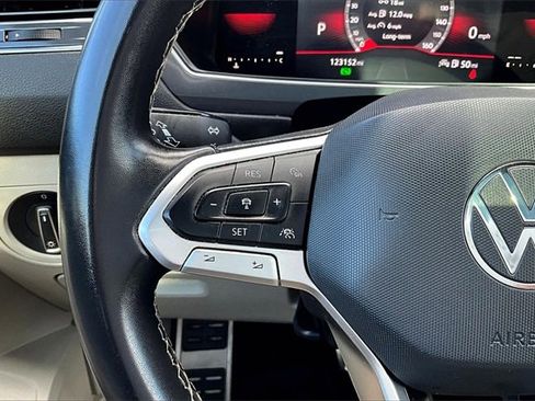 Used 2023 Volkswagen Tiguan SE R-Line image 13