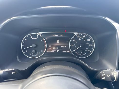 Used 2024 Nissan Rogue S FWD image 12