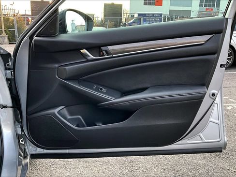 Used 2022 Honda Accord Sport image 22