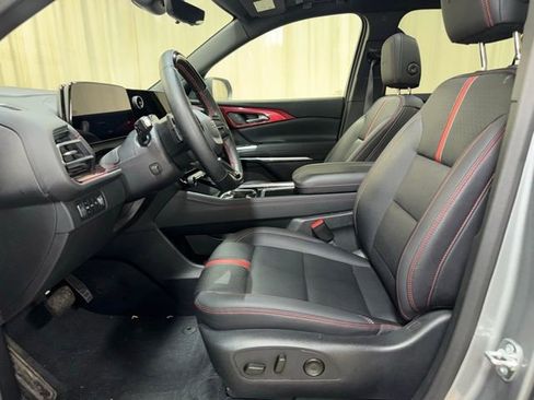 Used 2024 Chevrolet Traverse RS w/ LPO, Floor Liner Package AWD/4WD image 14