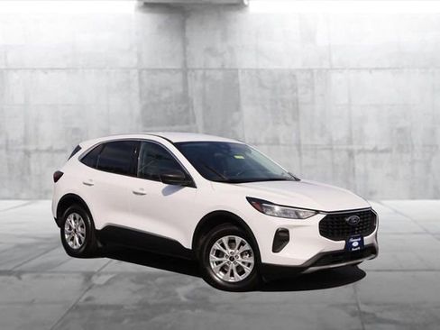 Certified 2024 Ford Escape Active FWD image 2