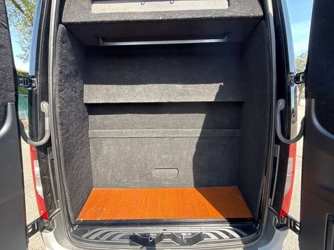 Used 2021 Mercedes-Benz Sprinter 2500 w/ Windows All Around Package image 31