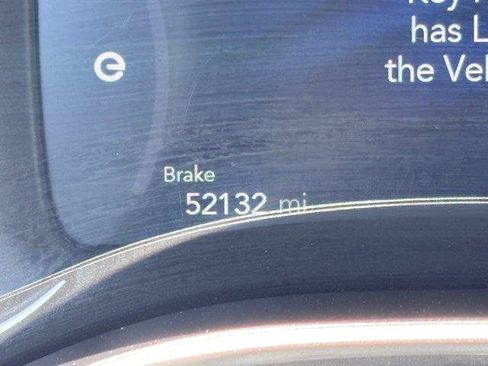 Used 2024 Chrysler Pacifica Limited FWD image 25