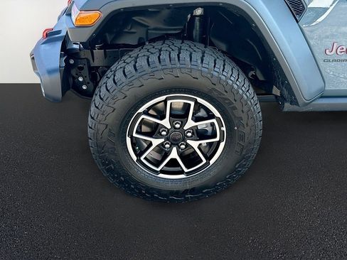 New 2025 Jeep Gladiator Rubicon w/ Dual Top Group image 33