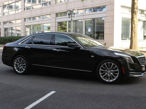 Used 2017 Cadillac CT6 3.6 AWD image 2