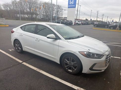 Used 2017 Hyundai Elantra SE w/ SE A/T Tech Package 03 FWD image 1