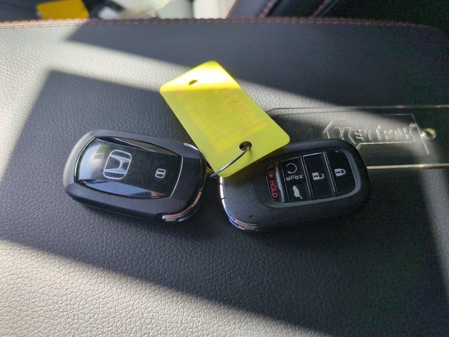 Used 2025 Honda Pilot TrailSport image 34