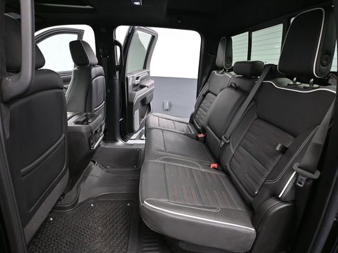 Used 2024 GMC Sierra 2500 AT4X image 41