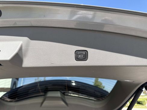 Certified 2025 Cadillac XT6 Premium Luxury image 13