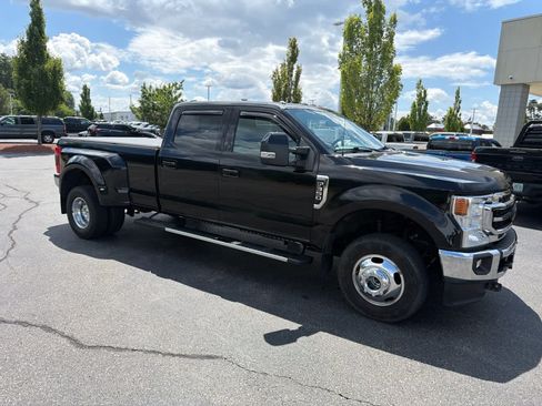 Used 2020 Ford F350 Lariat w/ Lariat Value Package AWD/4WD image 2