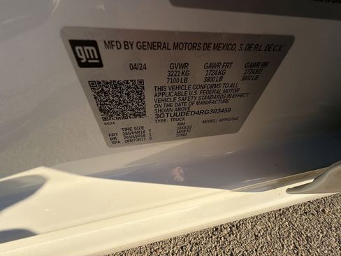 Used 2024 GMC Sierra 1500 SLT image 32