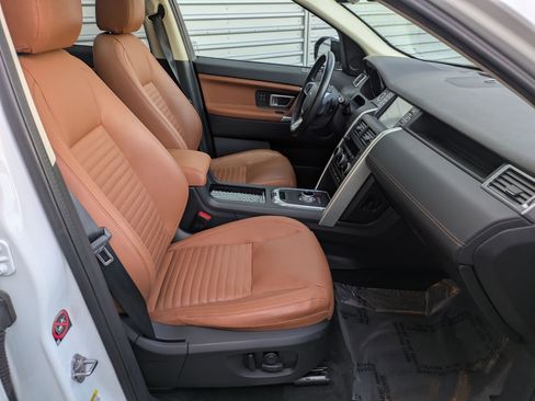 Used 2015 Land Rover Discovery Sport HSE Luxury image 34