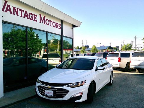 Used 2023 Chevrolet Malibu LS w/ Driver Confidence Package FWD image 1