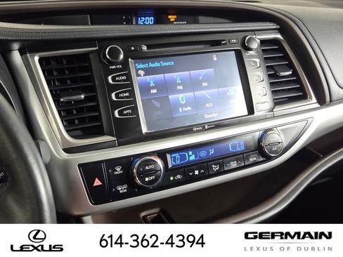 Used 2014 Toyota Highlander XLE AWD/4WD image 24