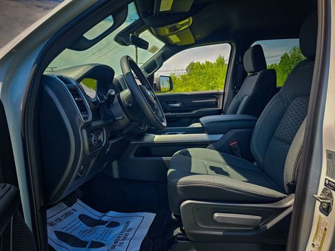 New 2026 RAM 1500 Express AWD/4WD image 12