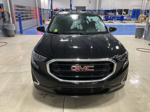 Used 2021 GMC Terrain SLE w/ Driver Convenience Package image 2