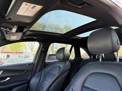 Used 2018 Mercedes-Benz GLC 300 4MATIC w/ Premium Package image 8