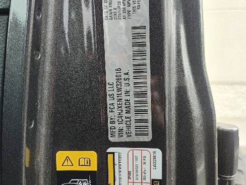 Used 2020 Jeep Wrangler Unlimited Sahara image 30