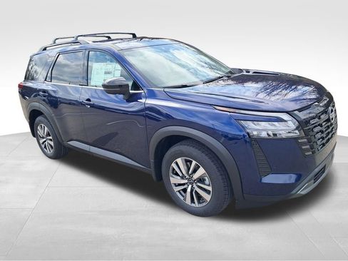 New 2026 Nissan Pathfinder SL w/ Lighting Package AWD/4WD image 8