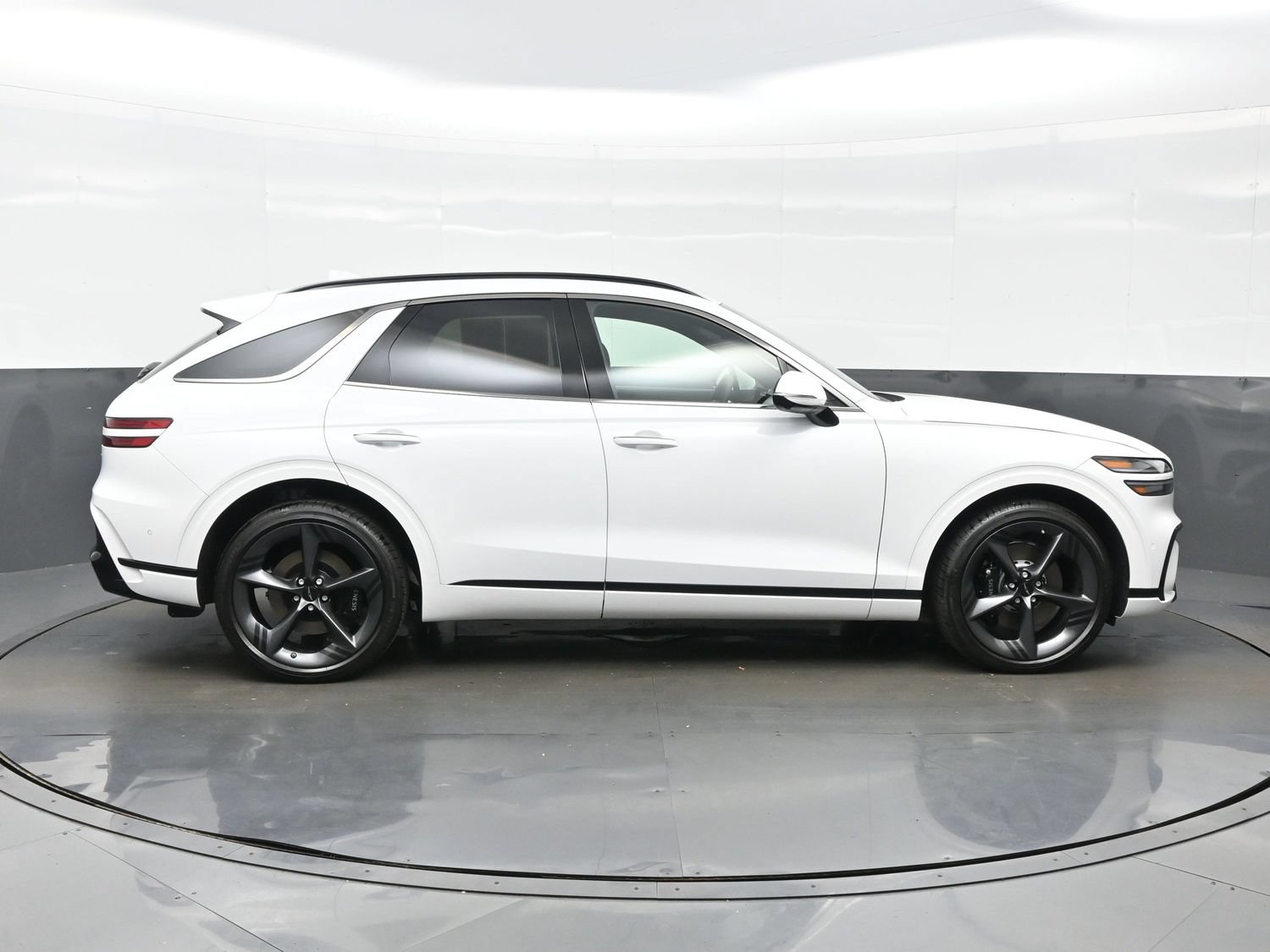 Used 2026 Genesis GV70 2.5T Sport Prestige w/ G1 Accessory Package AWD/4WD image 7