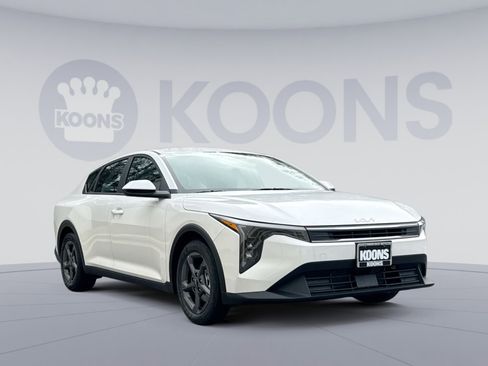 New 2026 Kia K4 LXS FWD image 10