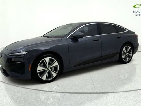 Used 2025 Audi A6 e-tron Premium Plus w/ Premium Plus RWD image 5
