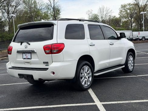 Used 2017 Toyota Sequoia Platinum AWD/4WD image 3