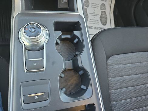 Used 2021 Ford Edge SE image 29