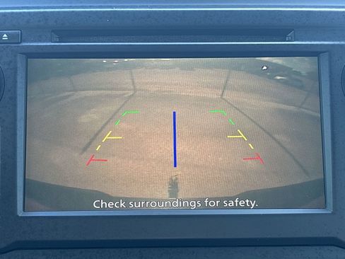 Used 2019 Nissan Titan SV w/ SV Convenience Package image 23