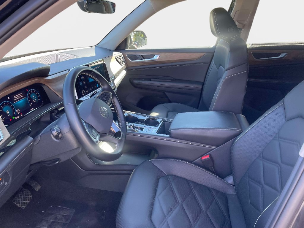 Used 2025 Volkswagen Atlas SE AWD/4WD image 21