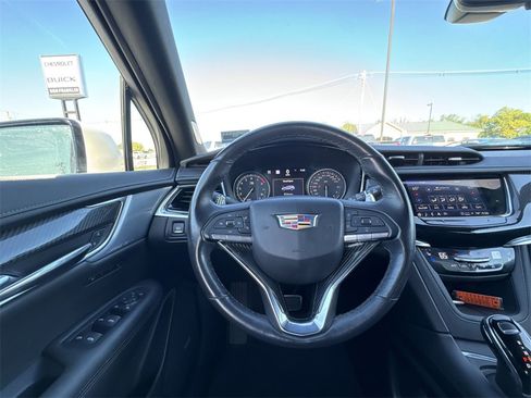 Used 2024 Cadillac XT6 Sport image 14