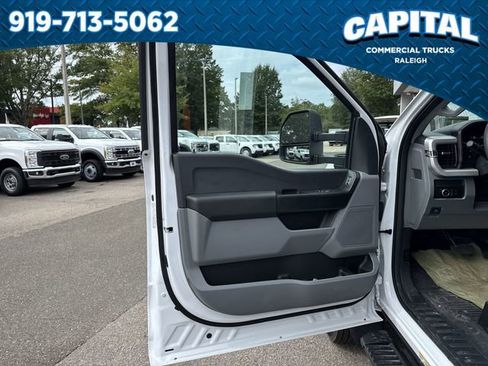 New 2025 Ford F550 2WD Regular Cab Super Duty w/ XL Chrome Package image 19