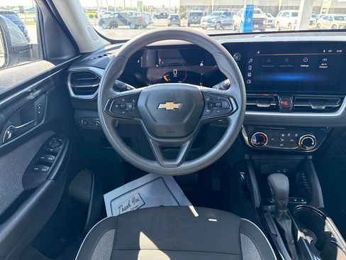 Used 2025 Chevrolet TrailBlazer LT FWD image 15