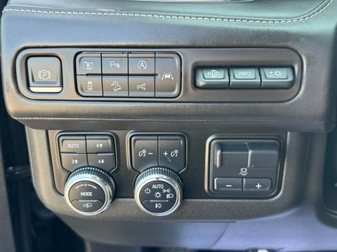 Used 2023 GMC Yukon XL Denali Ultimate AWD/4WD image 21