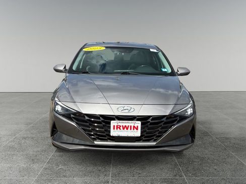 Used 2023 Hyundai Elantra Limited w/ Cargo Package FWD image 9