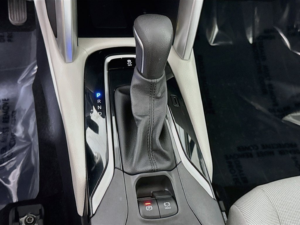 Certified 2022 Toyota Corolla Cross LE w/ Moonroof Package AWD/4WD image 10