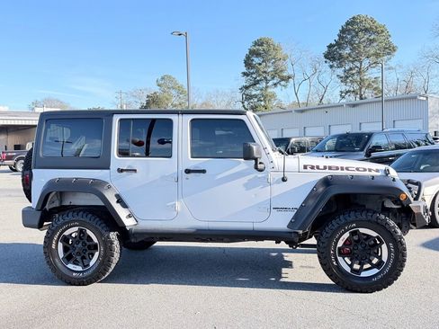 Used 2014 Jeep Wrangler Unlimited Rubicon image 4