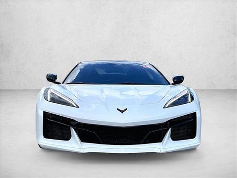 Used 2024 Chevrolet Corvette Z06 RWD image 3