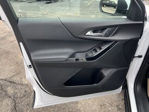 New 2026 Chevrolet Equinox LT image 9