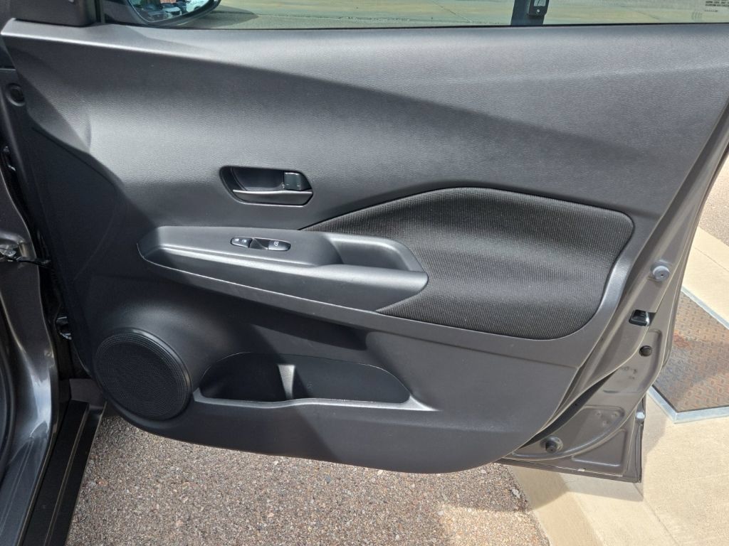 Used 2025 Nissan Kicks Play S FWD image 16