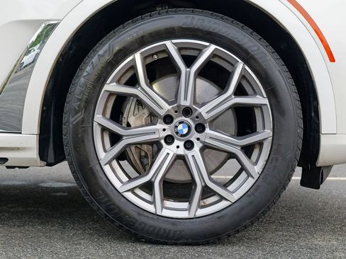 Used 2023 BMW X7 xDrive40i w/ Premium Package AWD/4WD image 12