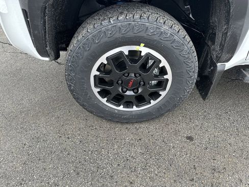 New 2026 Toyota Tacoma TRD Off-Road AWD/4WD image 10